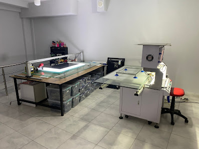 Uzman Elektronik Yerel İşletme fotoğrafı 3