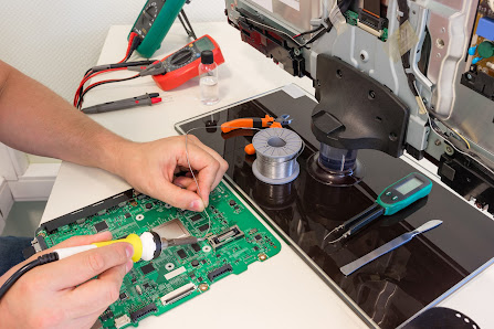 Uzman Elektronik Yerel İşletme fotoğrafı 4